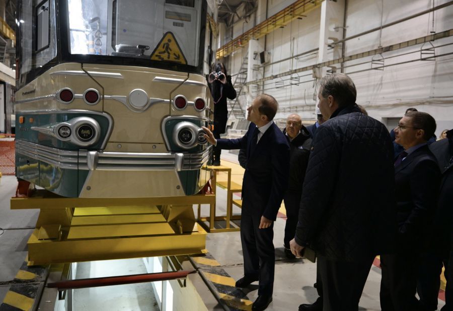 В Екатеринбург прилетал вице-премьер РФ. Что он здесь делал? 1 В Екатеринбург прилетал вице-премьер РФ. Что он здесь делал? 1