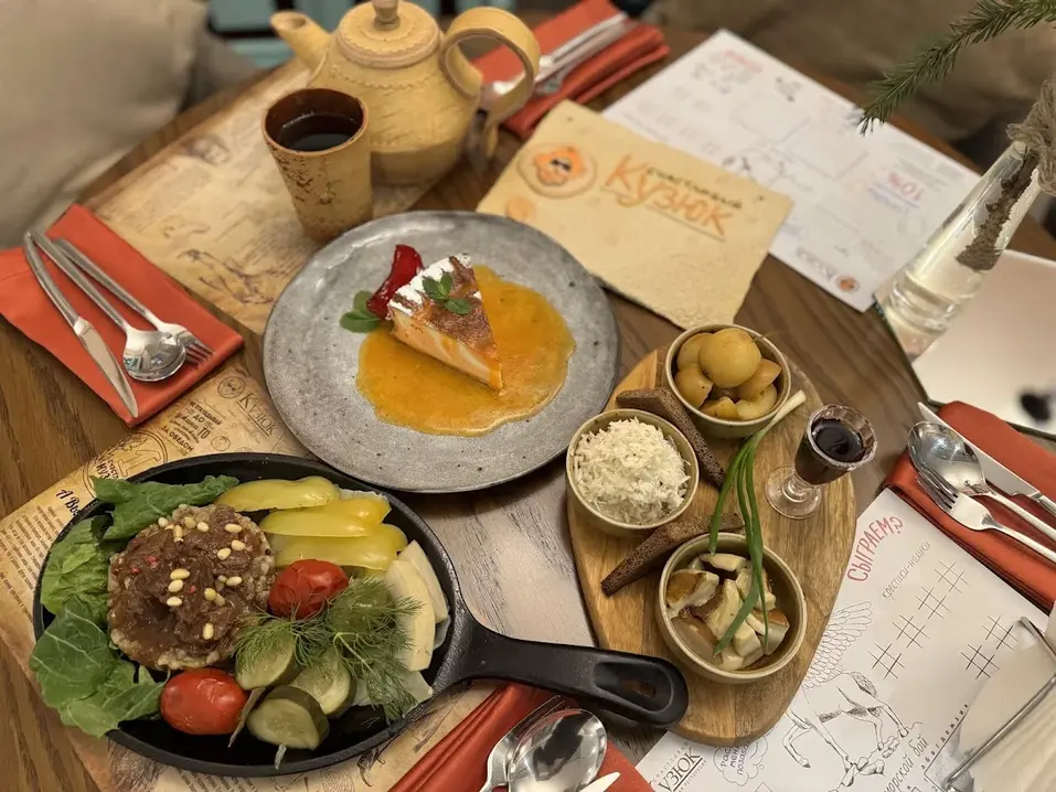 Калачи и молоко верблюда: в Челябинске стартовал гастро-фестиваль АУК 10 Калачи и молоко верблюда: в Челябинске стартовал гастро-фестиваль АУК 10