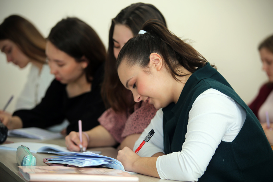 Александр Кузнецов: «Преподаватели вузов должны больше времени проводить в школах» 1