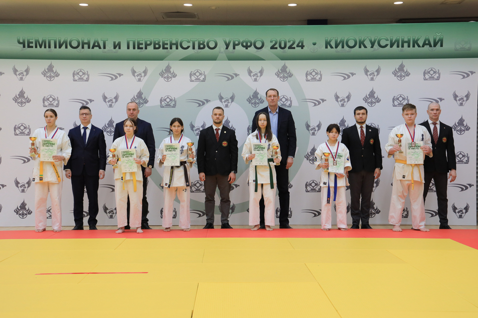 В Екатеринбурге определили лучших каратистов УрФО 1 В Екатеринбурге определили лучших каратистов УрФО 1
