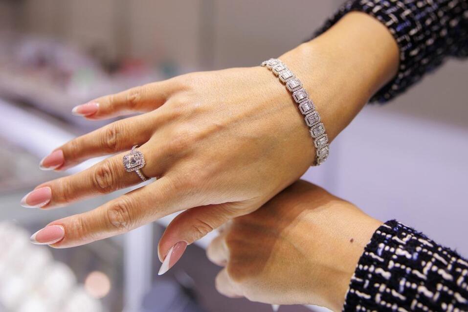 Ювелирная Сибирь — все грани рынка украшений!
2 Ювелирная Сибирь — все грани рынка украшений!
2