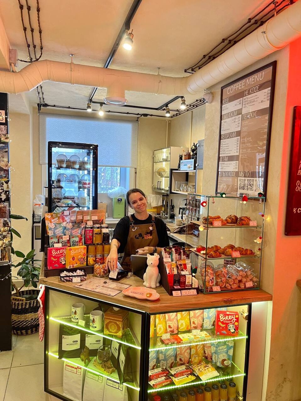 «Укотовлены конкретно». Как Листраткин открыл кофейню с котами без опыта в общепите 2 «Укотовлены конкретно». Как Листраткин открыл кофейню с котами без опыта в общепите 2