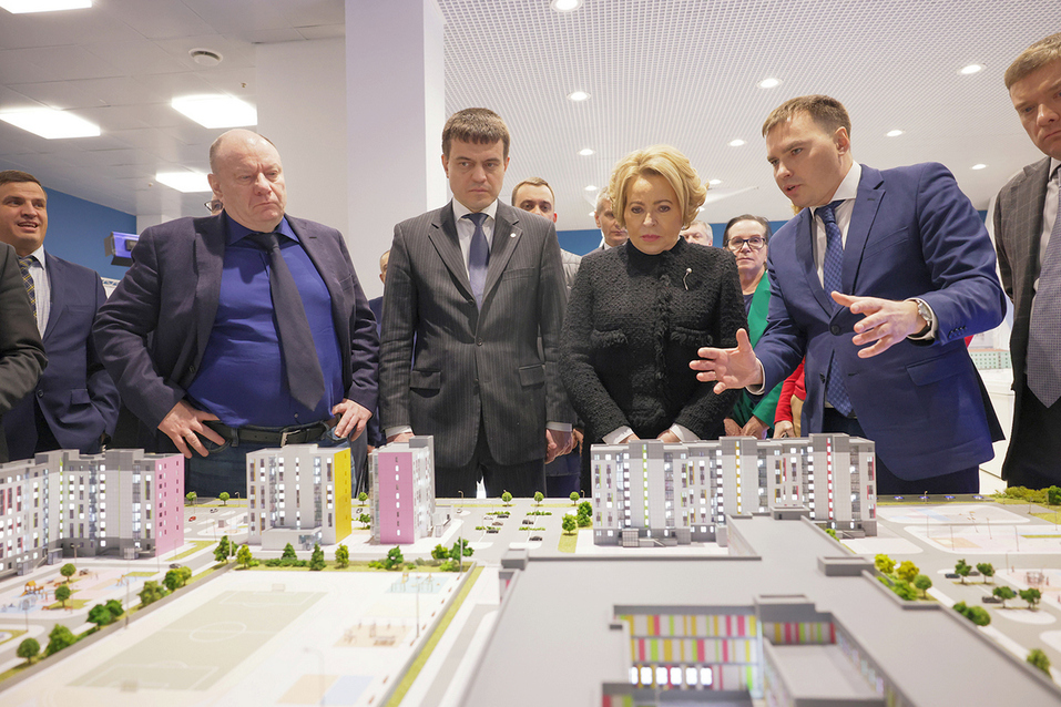 «От центра на север»: как прошел визит Валентины Матвиенко в Красноярский край
3 «От центра на север»: как прошел визит Валентины Матвиенко в Красноярский край
3