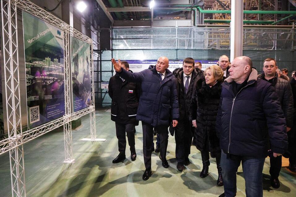 «От центра на север»: как прошел визит Валентины Матвиенко в Красноярский край
4 «От центра на север»: как прошел визит Валентины Матвиенко в Красноярский край
4