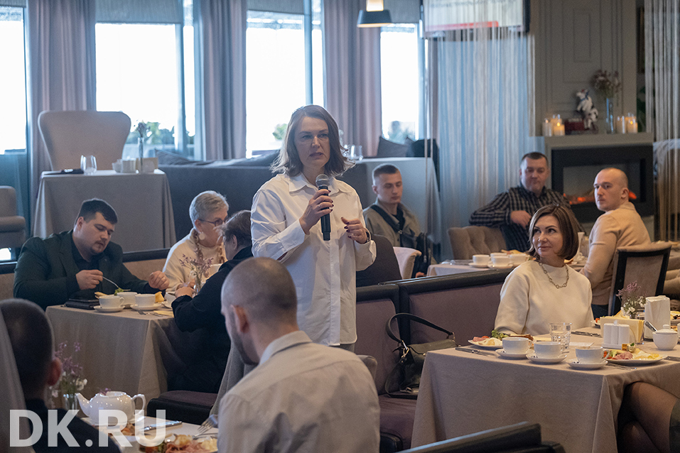 Экономим с ИИ, переходим на контракт, новое в брендинге. Главное с бизнес-завтрака ДК
4 Экономим с ИИ, переходим на контракт, новое в брендинге. Главное с бизнес-завтрака ДК
4