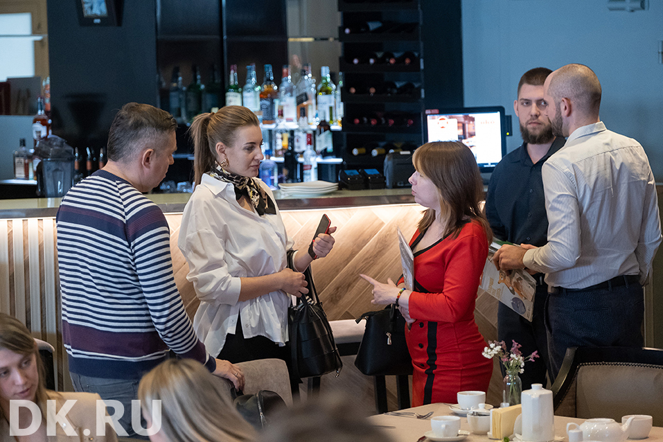 Экономим с ИИ, переходим на контракт, новое в брендинге. Главное с бизнес-завтрака ДК
8 Экономим с ИИ, переходим на контракт, новое в брендинге. Главное с бизнес-завтрака ДК
8