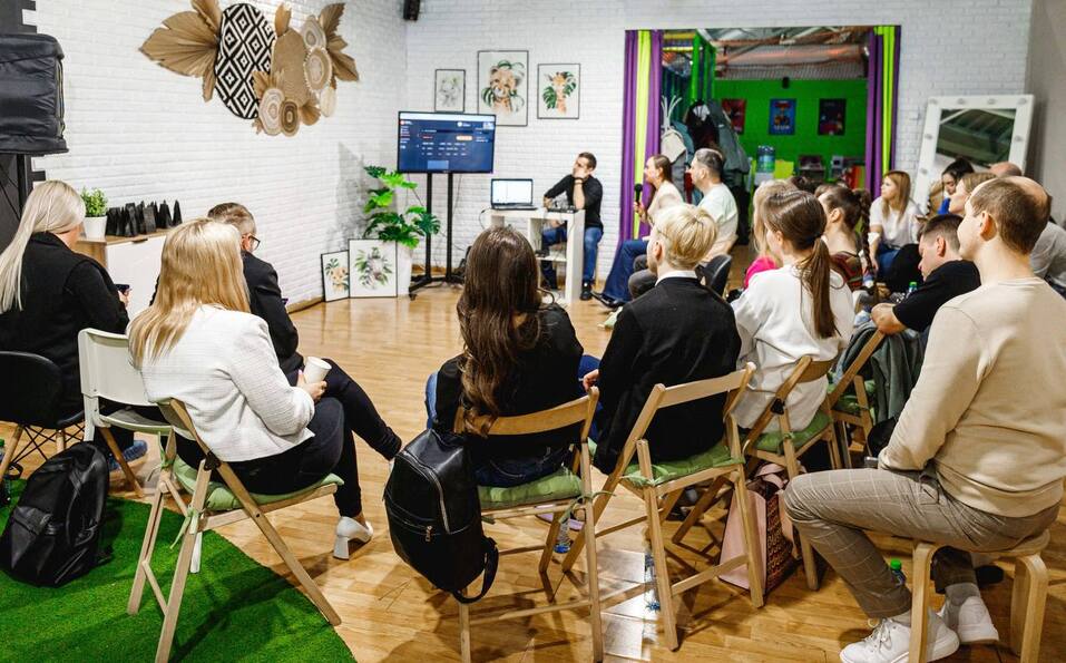 Бизнес-завтрак: "Как использовать музыку и не нарушать авторское право" Бизнес-завтрак: "Как использовать музыку и не нарушать авторское право"