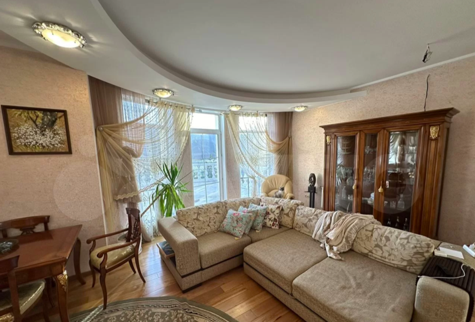 Коттедж у «Гремячей гривы», вид на Енисей и винный погреб: какие дома продают в марте`2024 2 Коттедж у «Гремячей гривы», вид на Енисей и винный погреб: какие дома продают в марте`2024 2