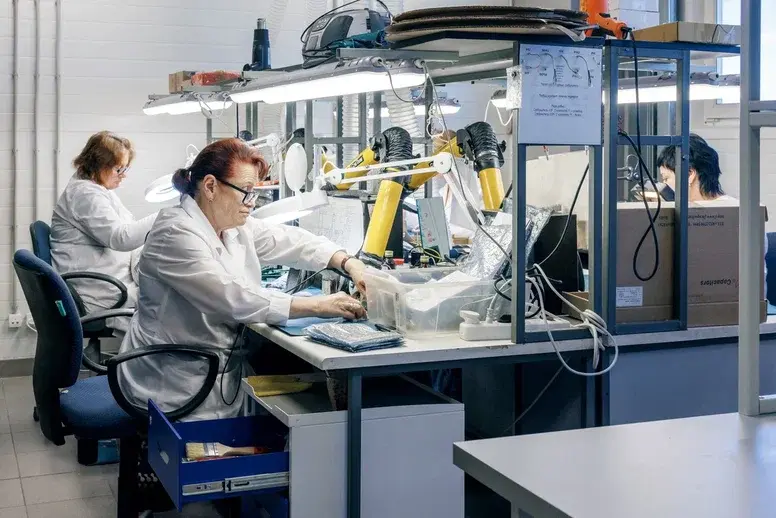 «Мы стремимся быть независимыми»: как на Урале производят зуботехническое оборудование 6 «Мы стремимся быть независимыми»: как на Урале производят зуботехническое оборудование 6