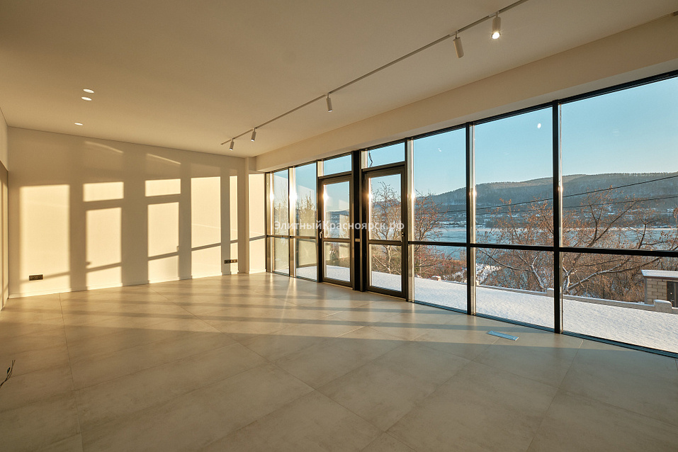 Виллу на берегу Енисея с парковкой для яхты выставили на продажу за 70 млн 2 Виллу на берегу Енисея с парковкой для яхты выставили на продажу за 70 млн 2