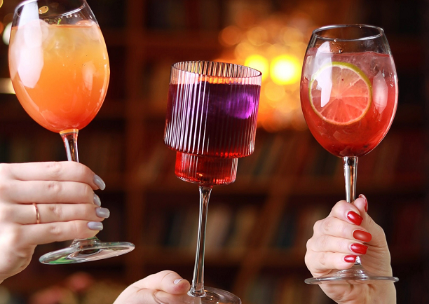 Обожаемая екатеринбуржцами сеть мягких ресторанов «Своя Компания» отмечает совершеннолетие 7 Обожаемая екатеринбуржцами сеть мягких ресторанов «Своя Компания» отмечает совершеннолетие 7