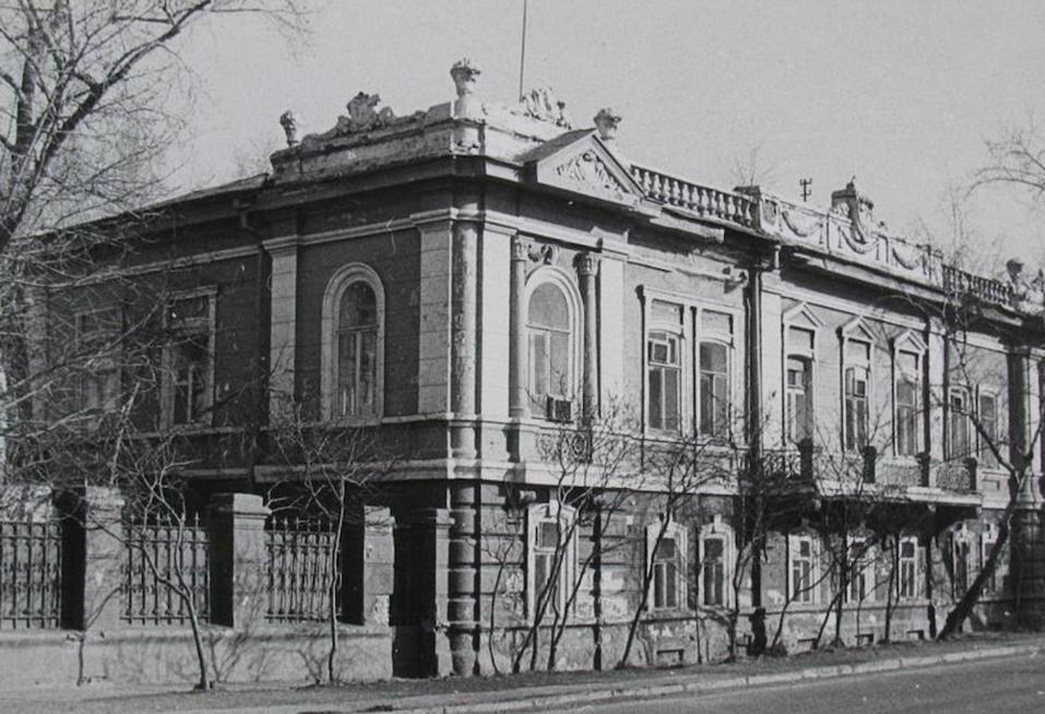 В Красноярске ищут подрядчика на ремонт объекта культурного наследия за 13,2 млн рублей
1 В Красноярске ищут подрядчика на ремонт объекта культурного наследия за 13,2 млн рублей
1