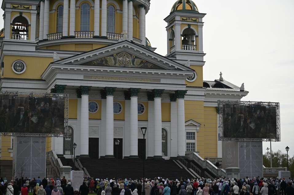 В Челябинске открыли собор, спонсированный «Ариантом» и РМК. Фото 1 В Челябинске открыли собор, спонсированный «Ариантом» и РМК. Фото 1