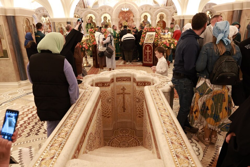 В Челябинске открыли собор, спонсированный «Ариантом» и РМК. Фото 4 В Челябинске открыли собор, спонсированный «Ариантом» и РМК. Фото 4