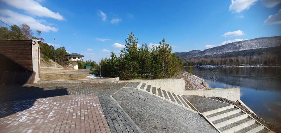 Почетного гражданина Красноярска заставили снести незаконный забор своей усадьбы 1 Почетного гражданина Красноярска заставили снести незаконный забор своей усадьбы 1