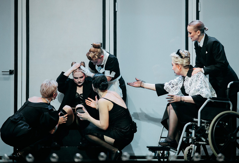 Музейные ночи, стрит-арт, море театра: куда сходить в Красноярске 18...24 мая 2024
7 Музейные ночи, стрит-арт, море театра: куда сходить в Красноярске 18...24 мая 2024
7