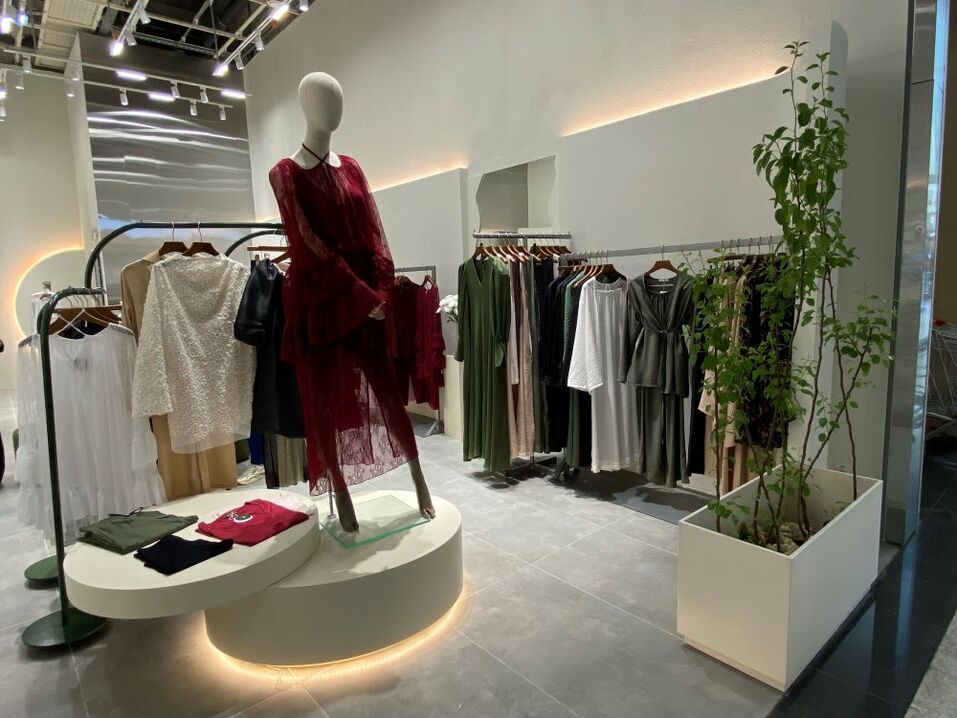 В красноярском ТРЦ «Планета» открылся магазин одежды ICHE 1 В красноярском ТРЦ «Планета» открылся магазин одежды ICHE 1