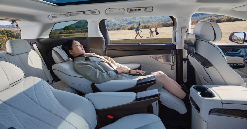 Ездят ли в Китае на популярных в России премиальных электромобилях и гибридах? Топ-5 13 Ездят ли в Китае на популярных в России премиальных электромобилях и гибридах? Топ-5 13