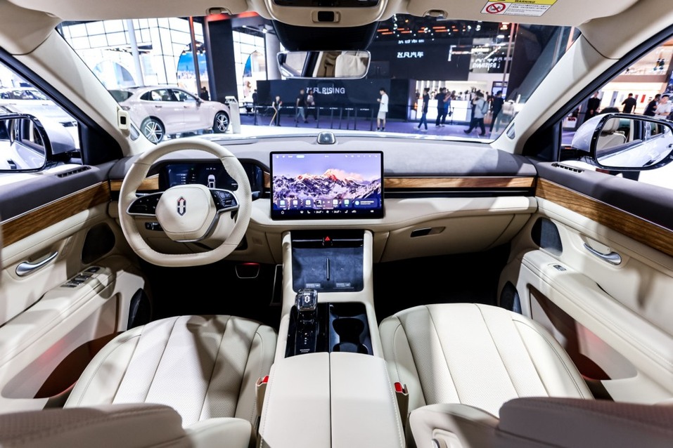 Ездят ли в Китае на популярных в России премиальных электромобилях и гибридах? Топ-5 3 Ездят ли в Китае на популярных в России премиальных электромобилях и гибридах? Топ-5 3