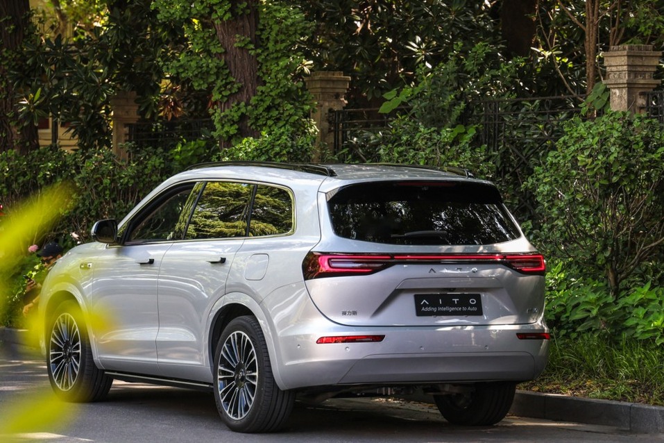 Ездят ли в Китае на популярных в России премиальных электромобилях и гибридах? Топ-5 4 Ездят ли в Китае на популярных в России премиальных электромобилях и гибридах? Топ-5 4