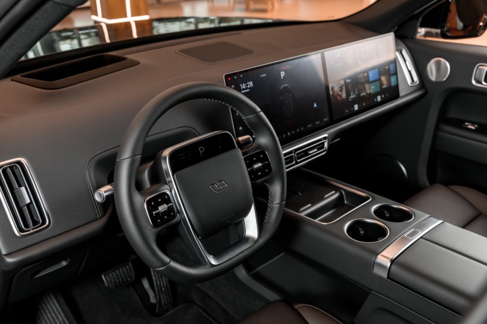 Ездят ли в Китае на популярных в России премиальных электромобилях и гибридах? Топ-5 9 Ездят ли в Китае на популярных в России премиальных электромобилях и гибридах? Топ-5 9