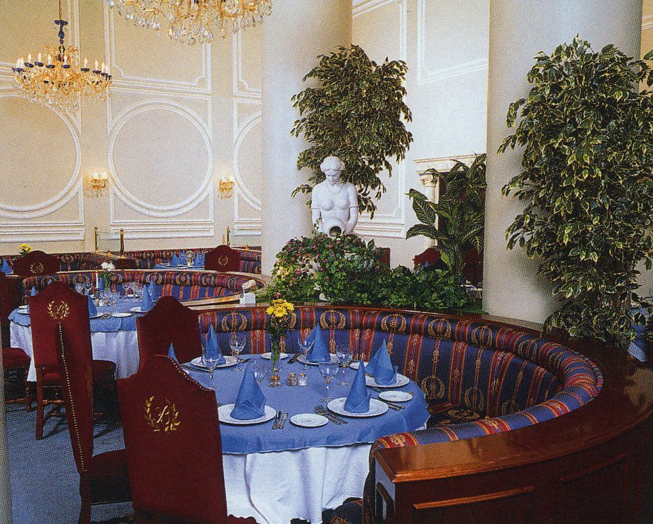 Островок сталинского классицизма. Самой красивой улице Новосибирска — 70 лет 7 Островок сталинского классицизма. Самой красивой улице Новосибирска — 70 лет 7