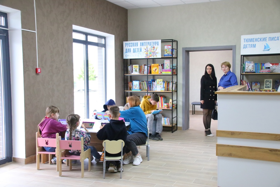 Девелопер открыл в Тюмени библиотеку в формате индустриального парка 3 Девелопер открыл в Тюмени библиотеку в формате индустриального парка 3