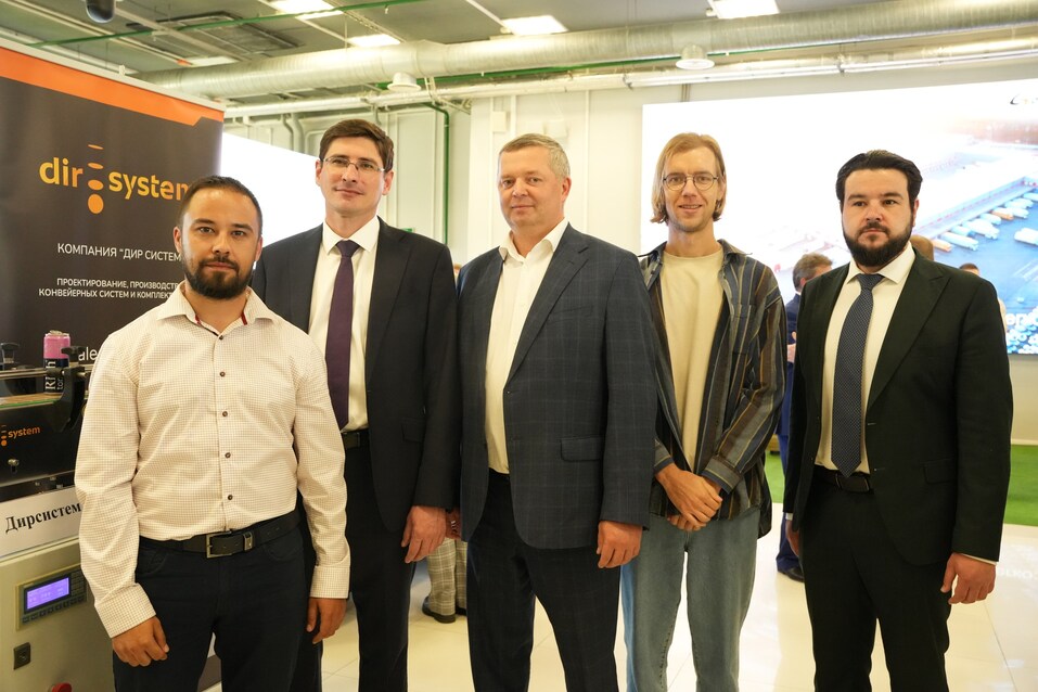 В Нижнем Новгороде отпраздновали День российского предпринимательства
1 В Нижнем Новгороде отпраздновали День российского предпринимательства
1