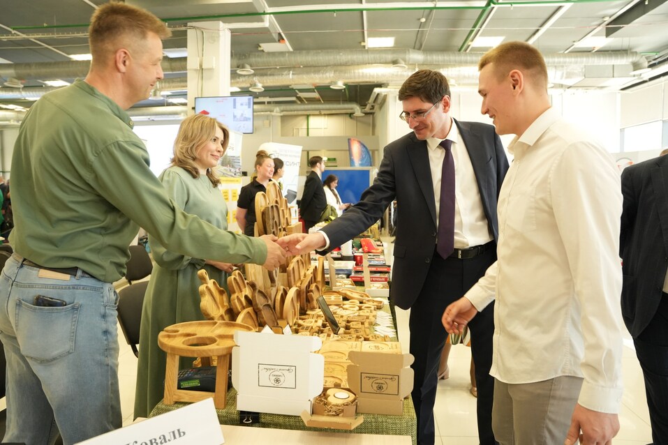 В Нижнем Новгороде отпраздновали День российского предпринимательства
3 В Нижнем Новгороде отпраздновали День российского предпринимательства
3