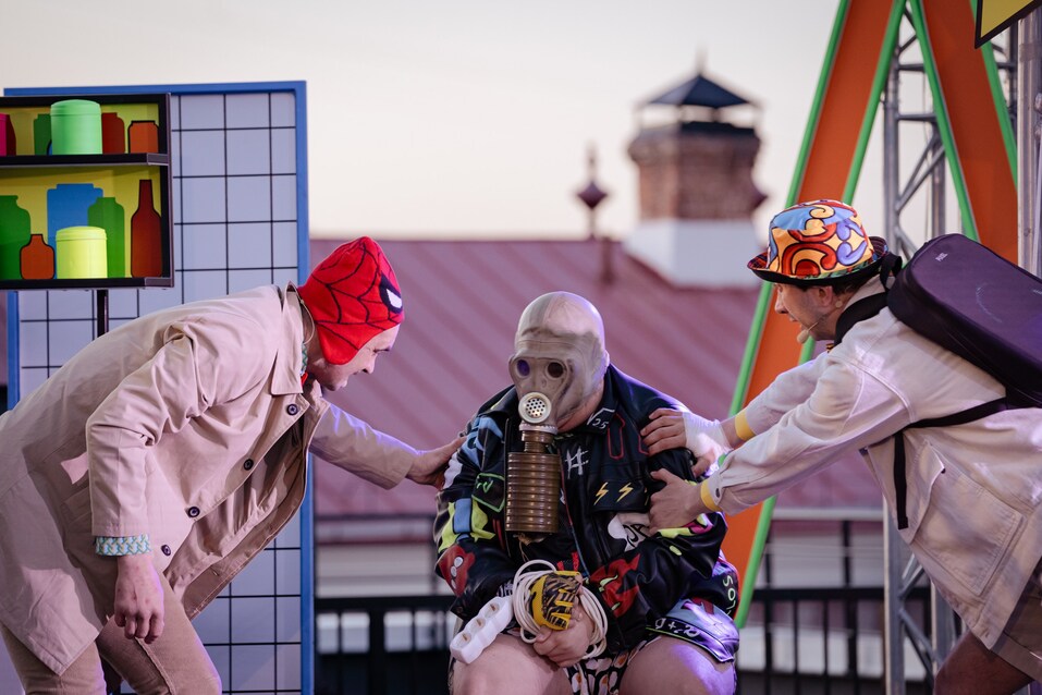 Решить задачу со звездочкой: в «Пушке» открыли «Сцену на крыше» 4 Решить задачу со звездочкой: в «Пушке» открыли «Сцену на крыше» 4