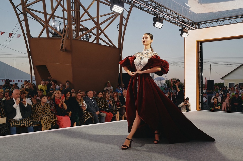 В челябинском Париже прошла «Неделя моды». ФОТО 15 В челябинском Париже прошла «Неделя моды». ФОТО 15