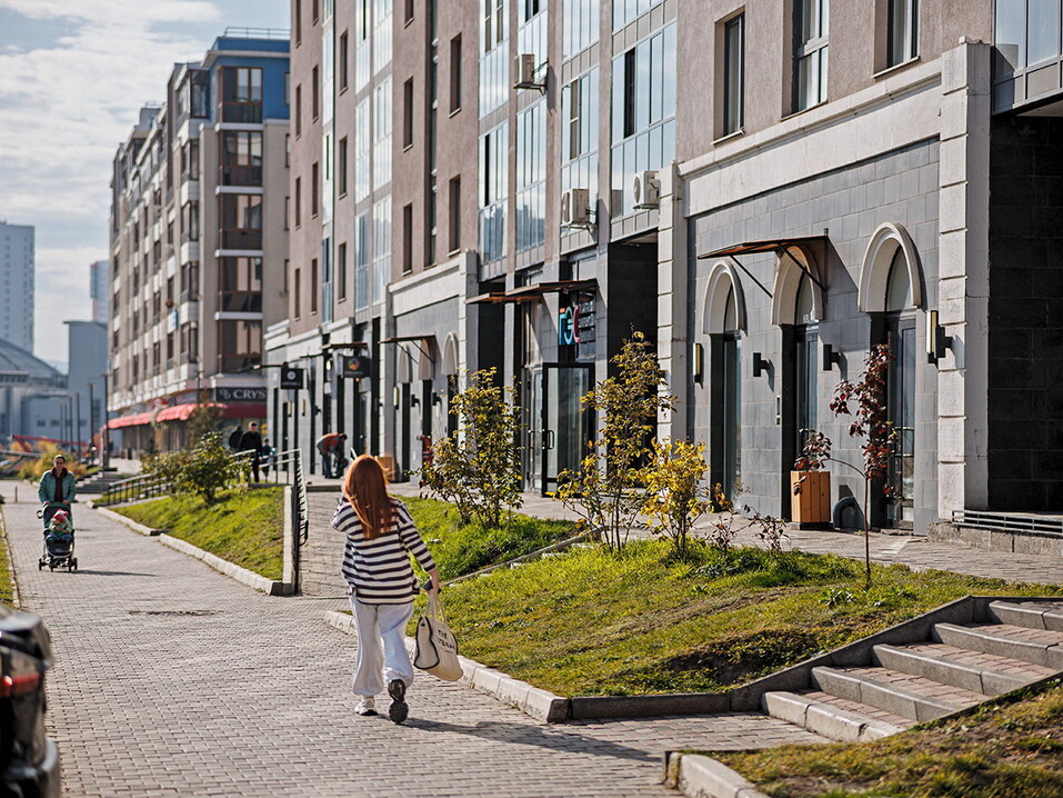 В "Преображенский" изначально заложили пешеходные пространства, спортивные и досуговые зоны и прочее — такого в Красноярске на тот момент (стартовала стройка в 2014) никто не строил В "Преображенский" изначально заложили пешеходные пространства, спортивные и досуговые зоны и прочее — такого в Красноярске на тот момент (стартовала стройка в 2014) никто не строил