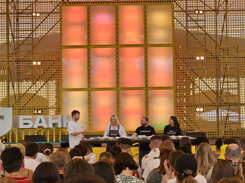 Первый фестиваль лета в Петербурге под открытым небом: как прошел первый день в «Т-дворе» 3 Первый фестиваль лета в Петербурге под открытым небом: как прошел первый день в «Т-дворе» 3