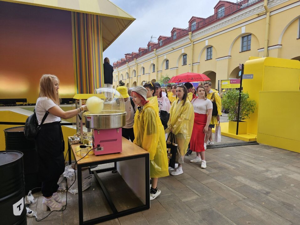 Первый фестиваль лета в Петербурге под открытым небом: как прошел первый день в «Т-дворе» 5 Первый фестиваль лета в Петербурге под открытым небом: как прошел первый день в «Т-дворе» 5