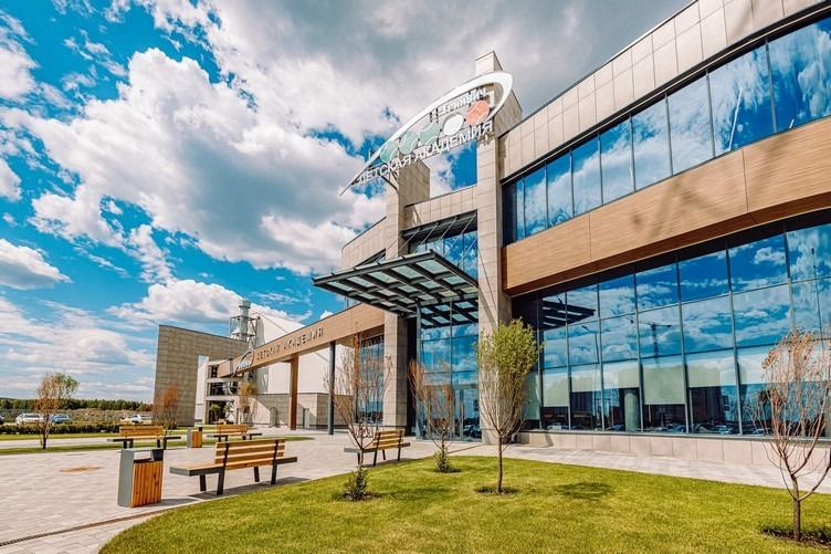 Катаемся на велосипеде и занимаемся дзюдо: за что спортсмены любят Академический 3 Катаемся на велосипеде и занимаемся дзюдо: за что спортсмены любят Академический 3