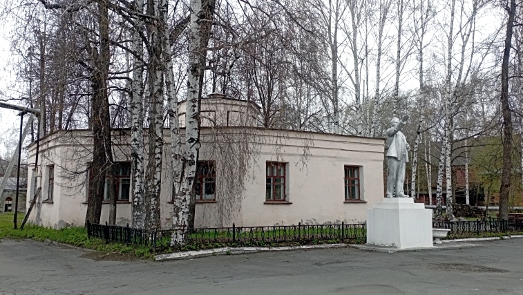 Сердце Горнозаводского Урала. Демидовское наследие, кованые сундуки и расписные подносы
4 Сердце Горнозаводского Урала. Демидовское наследие, кованые сундуки и расписные подносы
4