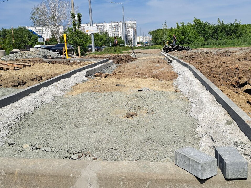 Рядом с крупным парком в Челябинске строят новую дорогу 2 Рядом с крупным парком в Челябинске строят новую дорогу 2