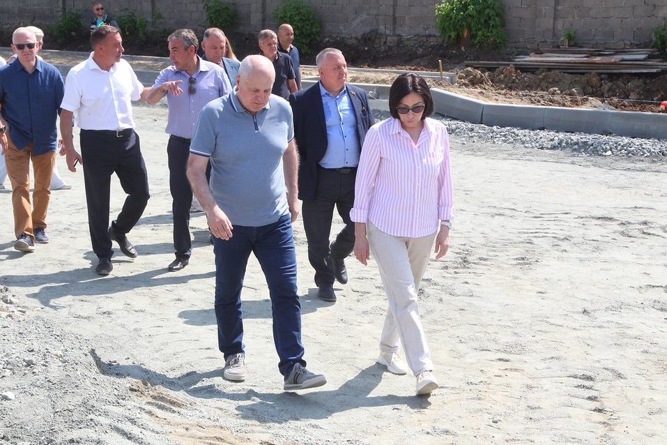 Рядом с крупным парком в Челябинске строят новую дорогу 1 Рядом с крупным парком в Челябинске строят новую дорогу 1