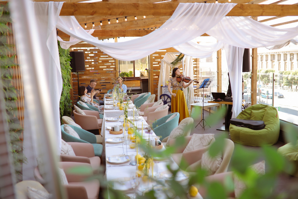 Моктейли и душа Средиземноморья. Отдыхаем на летних верандах ресторанов в Екатеринбурге
5 Моктейли и душа Средиземноморья. Отдыхаем на летних верандах ресторанов в Екатеринбурге
5