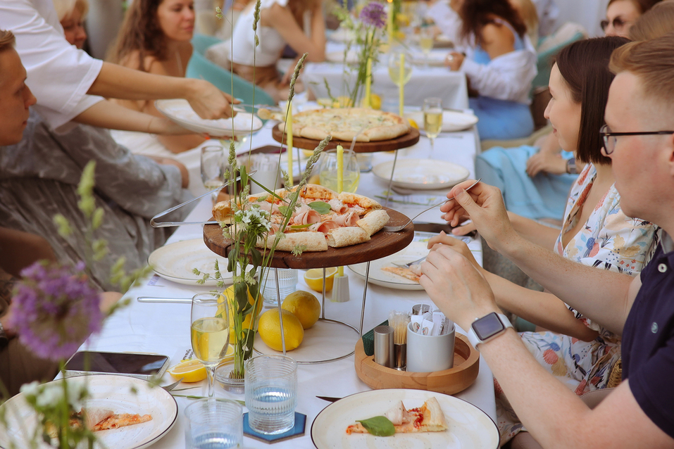 Моктейли и душа Средиземноморья. Отдыхаем на летних верандах ресторанов в Екатеринбурге
8 Моктейли и душа Средиземноморья. Отдыхаем на летних верандах ресторанов в Екатеринбурге
8