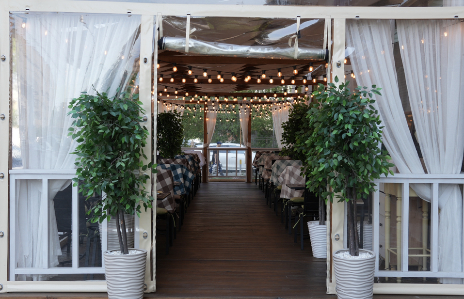 Моктейли и душа Средиземноморья. Отдыхаем на летних верандах ресторанов в Екатеринбурге
4 Моктейли и душа Средиземноморья. Отдыхаем на летних верандах ресторанов в Екатеринбурге
4