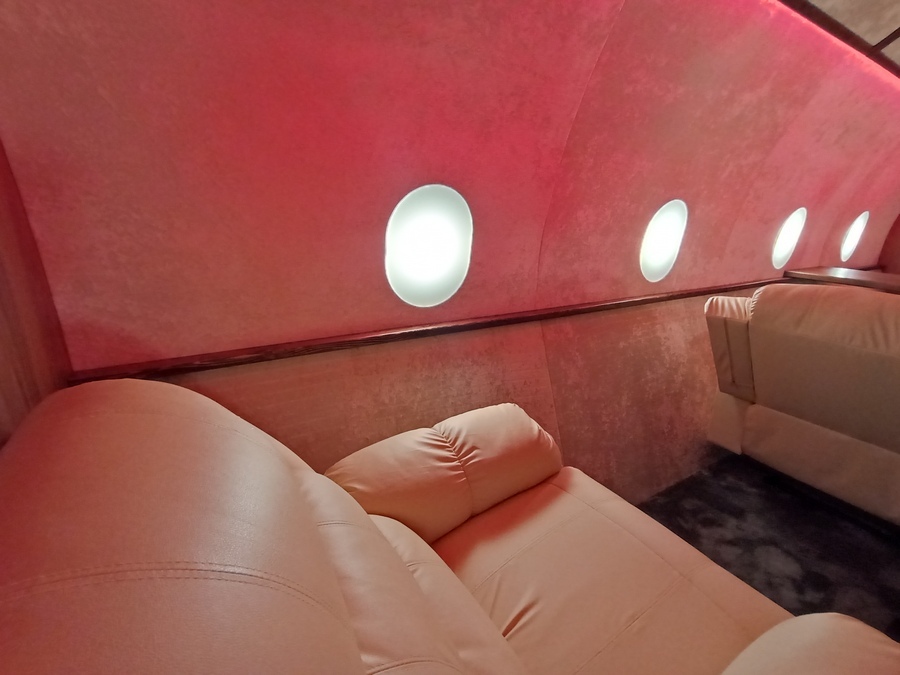 Бизнес-джет посреди Новосибирска: в центре открылся новый лофт 1 Бизнес-джет посреди Новосибирска: в центре открылся новый лофт 1