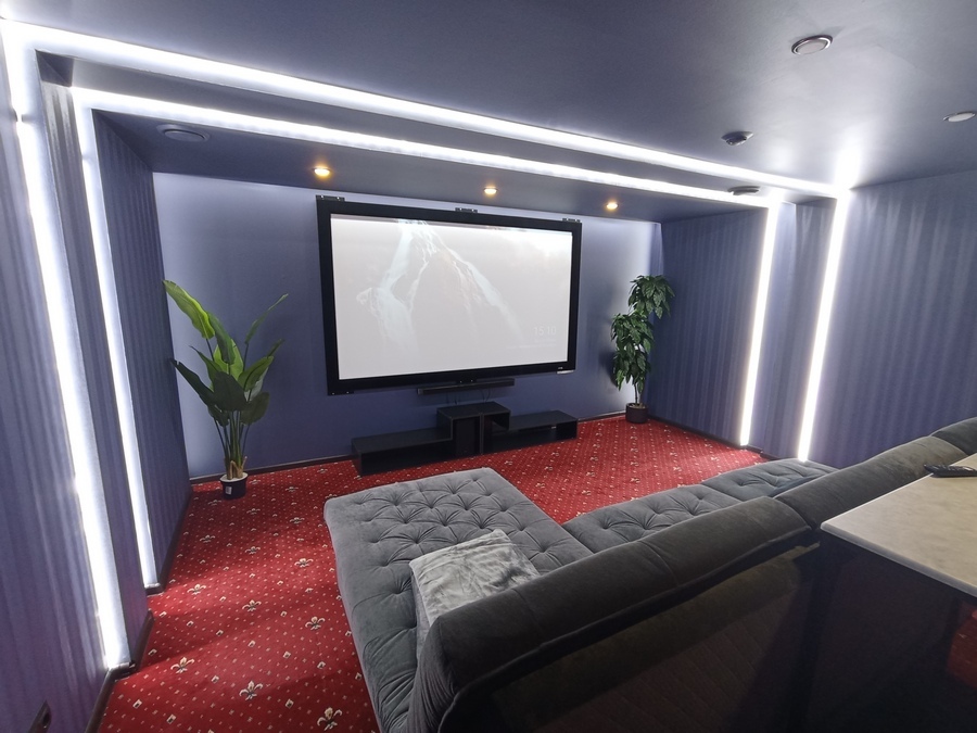 Бизнес-джет посреди Новосибирска: в центре открылся новый лофт 2 Бизнес-джет посреди Новосибирска: в центре открылся новый лофт 2