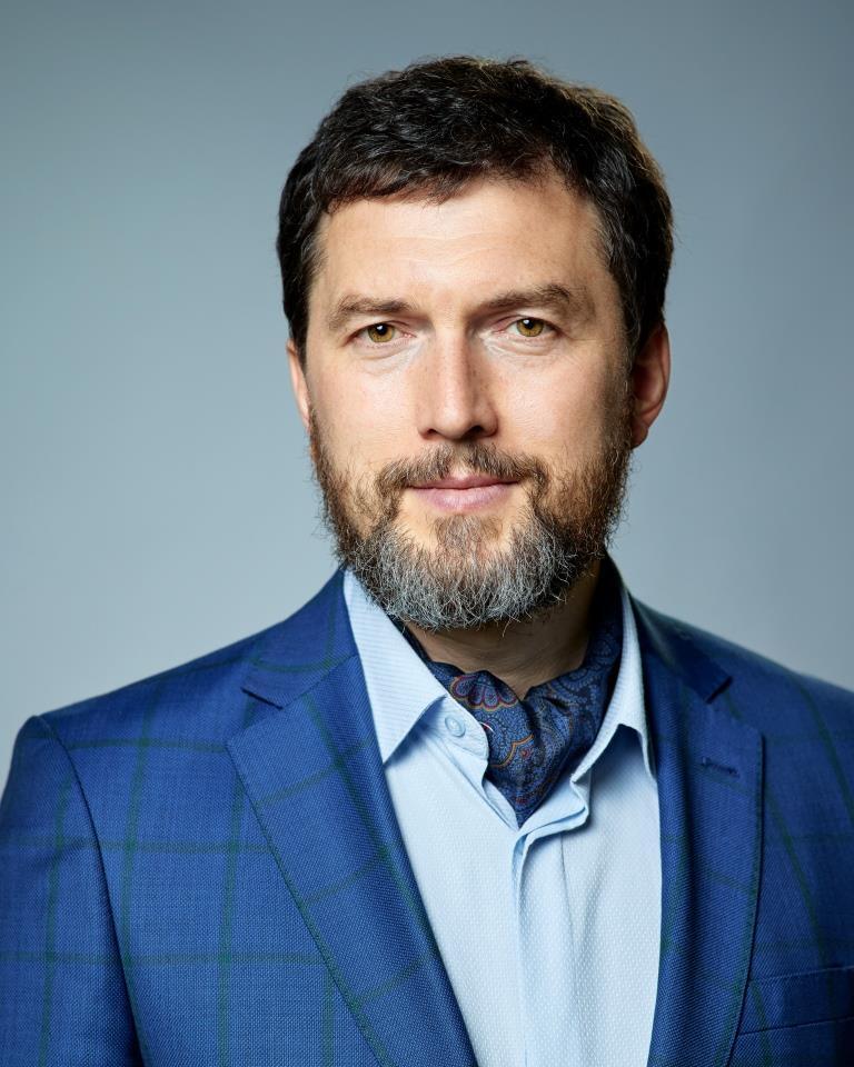 Основатель ювелирного бренда MOISEIKIN Виктор Моисейкин — о любви к украшениям и людям 1 Основатель ювелирного бренда MOISEIKIN Виктор Моисейкин — о любви к украшениям и людям 1