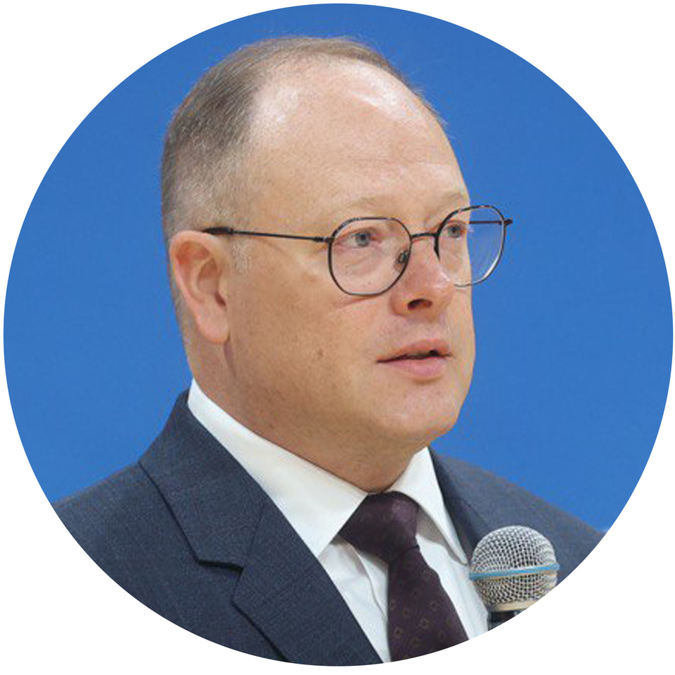 «Для того чтобы школьники шли на заводы, нужно разговаривать с их родителями» 3 «Для того чтобы школьники шли на заводы, нужно разговаривать с их родителями» 3