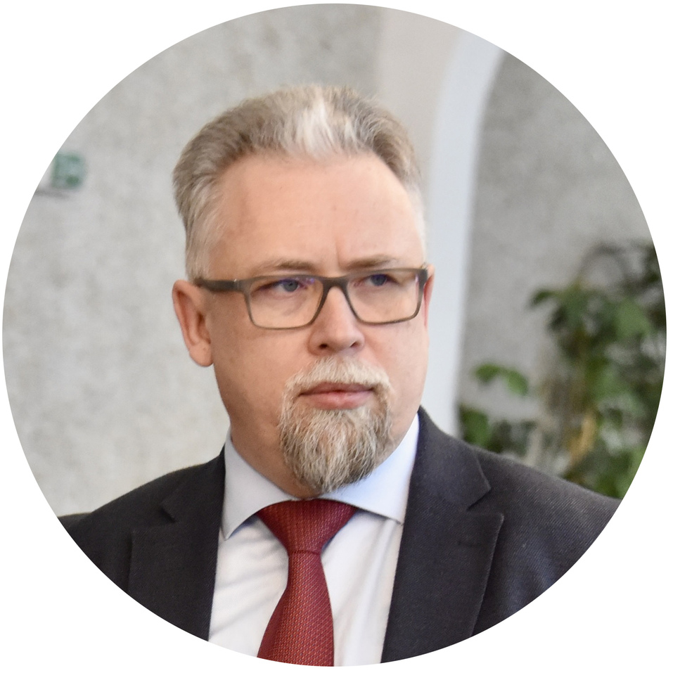 «Для того чтобы школьники шли на заводы, нужно разговаривать с их родителями» 1 «Для того чтобы школьники шли на заводы, нужно разговаривать с их родителями» 1