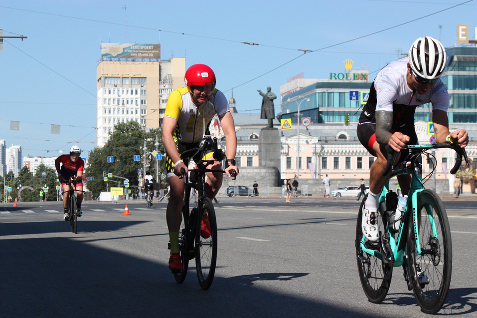 «Железные люди» из 46 регионов России преодолели триатлон в Екатеринбурге / ФОТОРЕПОРТАЖ 8 «Железные люди» из 46 регионов России преодолели триатлон в Екатеринбурге / ФОТОРЕПОРТАЖ 8