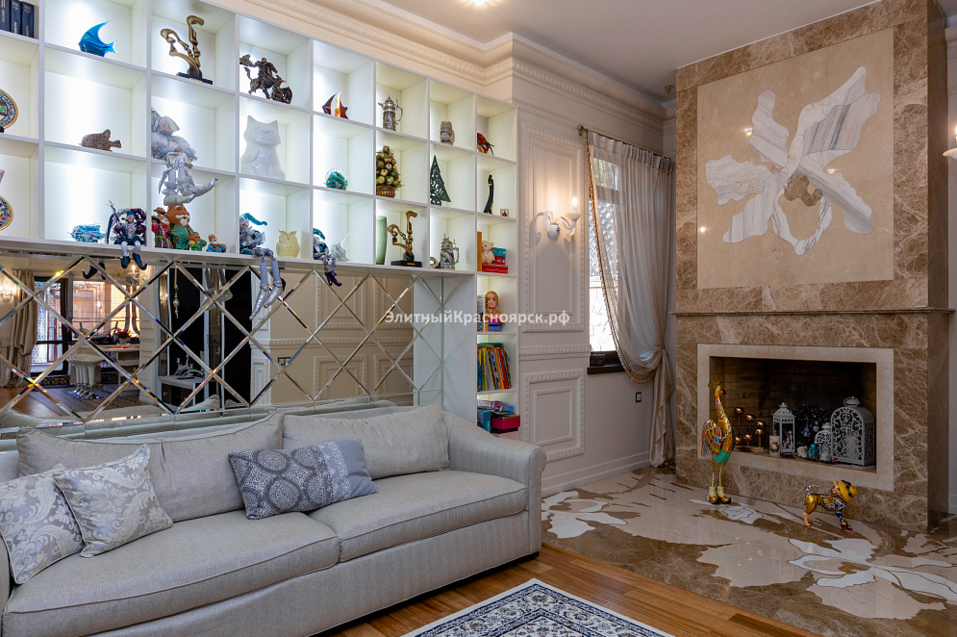 Дом с витражами и парковкой для яхты продают на Красноярском море за 36 млн 2 Дом с витражами и парковкой для яхты продают на Красноярском море за 36 млн 2