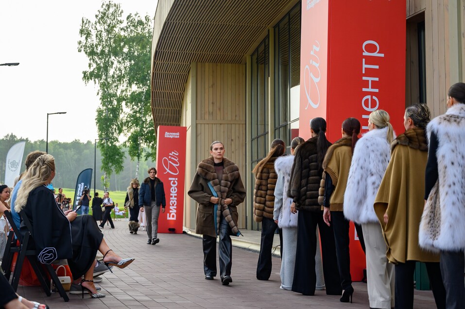 Высокая мода на зеленых полях: рассказываем о fashion-показе на Бизнес!AIR 3 Высокая мода на зеленых полях: рассказываем о fashion-показе на Бизнес!AIR 3