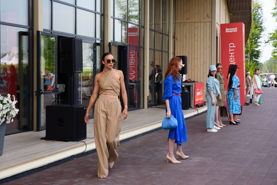 Высокая мода на зеленых полях: рассказываем о fashion-показе на Бизнес!AIR 5 Высокая мода на зеленых полях: рассказываем о fashion-показе на Бизнес!AIR 5
